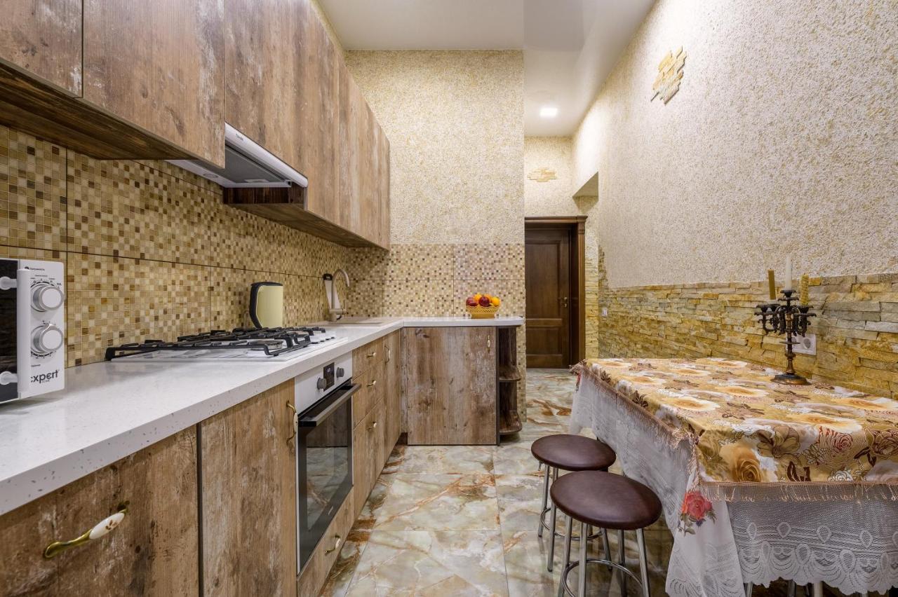 Noviy Svit 4 Apartments Лвив Екстериор снимка