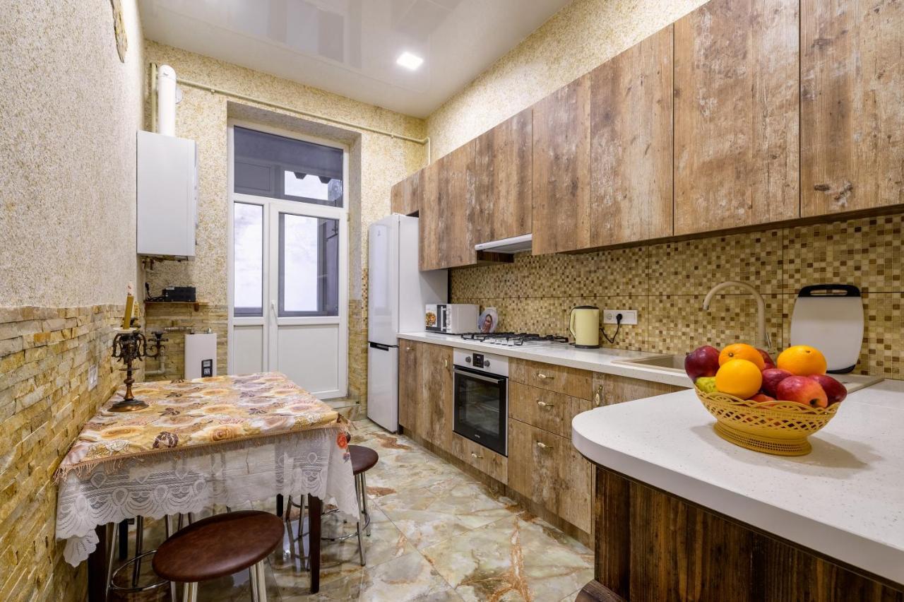 Noviy Svit 4 Apartments Лвив Екстериор снимка